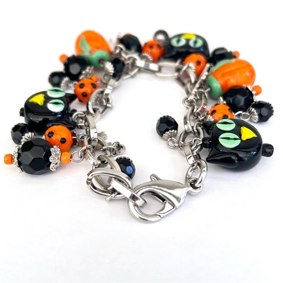 Art Glass Charm Bracelet Lampwork Beaded Chunky Halloween Cat Cross Silver Tone - Picture 5 of 9
